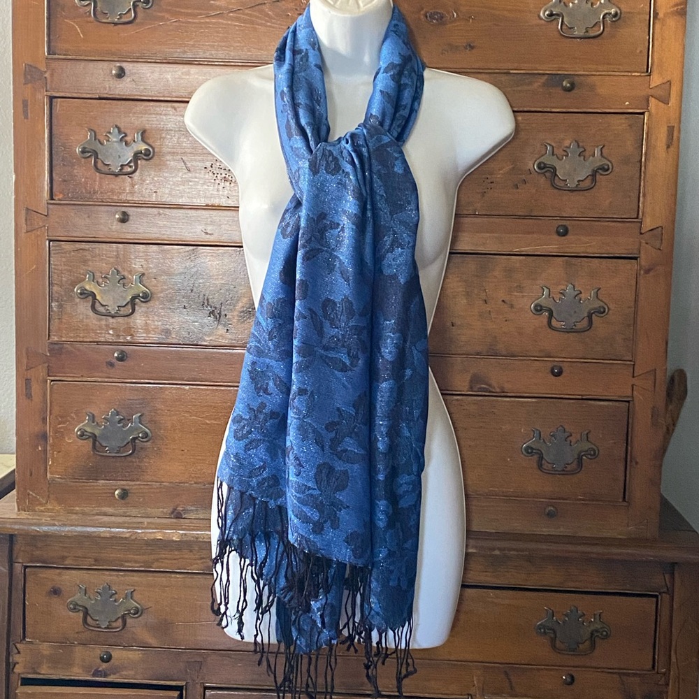(A202)Gorgeous Womans Pashima
Scarf Blue on Blue Fringed Ends and Silver Threads